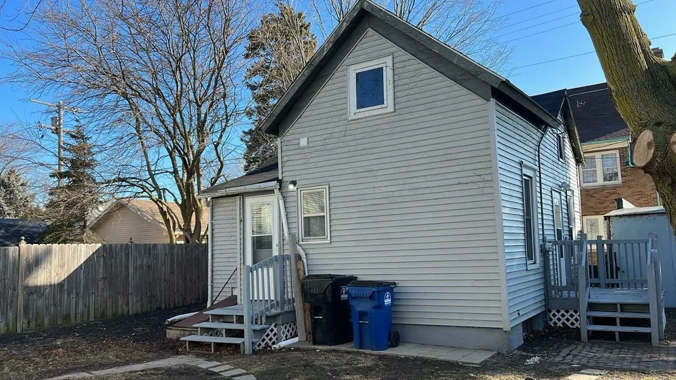 $2,495 - 2 Bedroom 1 Bathroom Apartment In Racine, WI (Furnished)