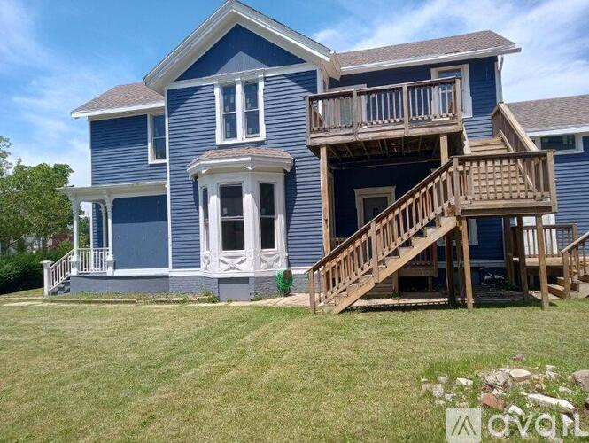 $1,150 - 2 Bedroom 1 Bathroom Apartment In Racine With Great Amenities